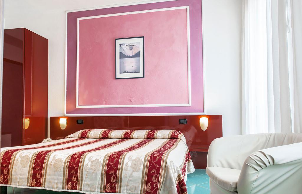 Hotel Annabelle อีสเกีย ภายนอก รูปภาพ