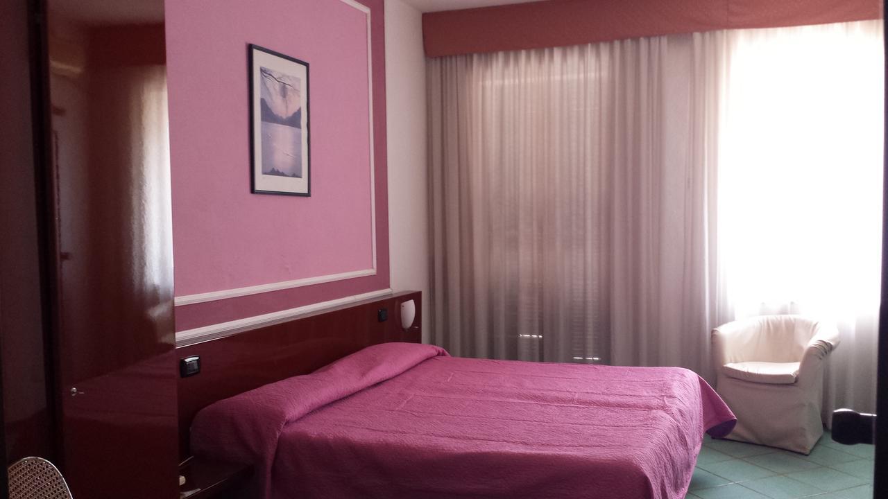 Hotel Annabelle อีสเกีย ภายนอก รูปภาพ