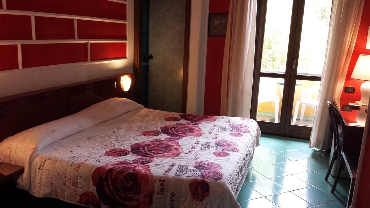 Hotel Annabelle อีสเกีย ภายนอก รูปภาพ