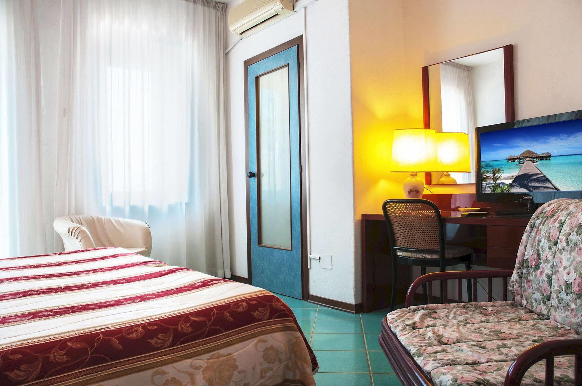 Hotel Annabelle อีสเกีย ภายนอก รูปภาพ